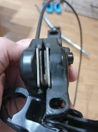 Freno delantero Shimano M4100