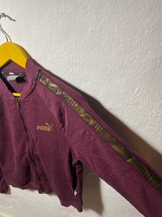 Chaqueta Puma Deportiva Morada y Dorada