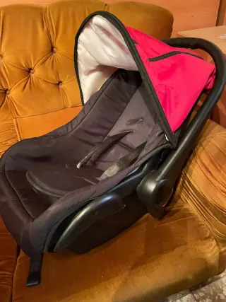 Carrito de bebé y silla de coche