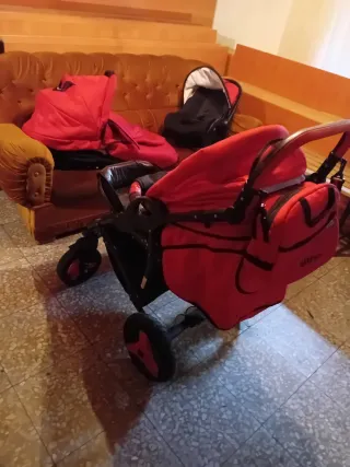 Carrito de bebé y silla de coche