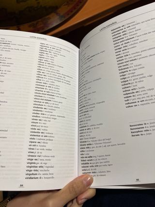 Diccionario latín-español  español-latín