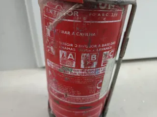 Extintor ABC 2kg com suporte