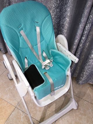 Trona bebé azul y blanca