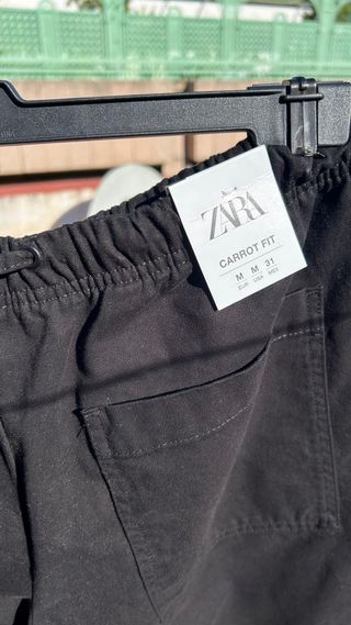 Pantalón Carrot Fit Zara Negro