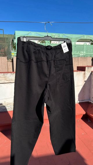 Pantalón Carrot Fit Zara Negro