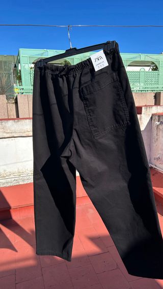 Pantalón Carrot Fit Zara Negro