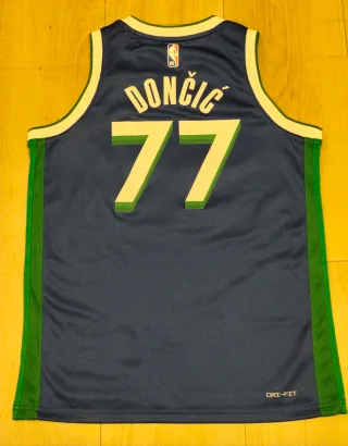 Camiseta Dallas Mavericks 77