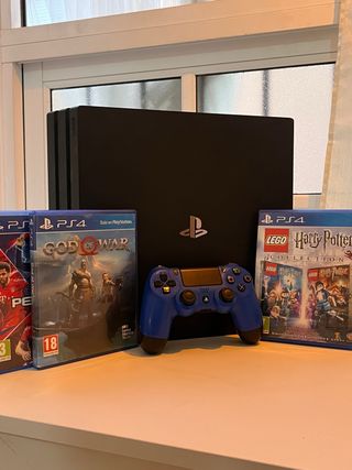 Consola PS4 Pro Nera + Giochi e Controller