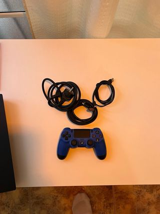 Consola PS4 Pro Nera + Giochi e Controller