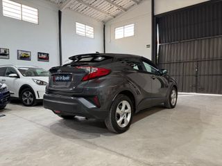 Toyota C-HR 1.8 Hybrid Dynamic 2017