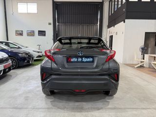 Toyota C-HR 1.8 Hybrid Dynamic 2017