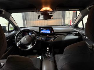 Toyota C-HR 1.8 Hybrid Dynamic 2017