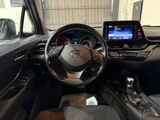 Toyota C-HR 1.8 Hybrid Dynamic 2017