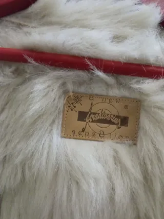 Abrigo Stradivarius piel sintética beige