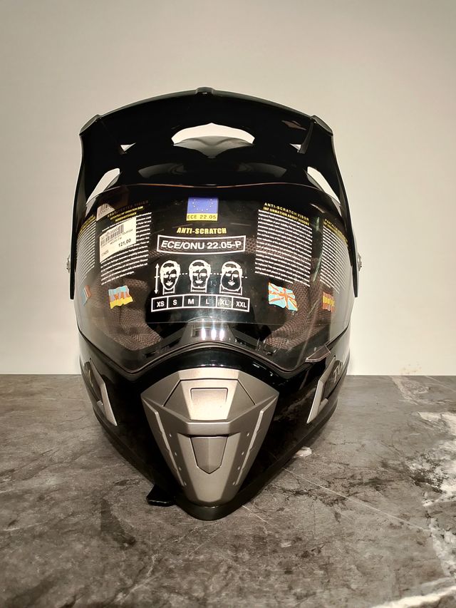 Casco SHIRO T.M ECE 22.05