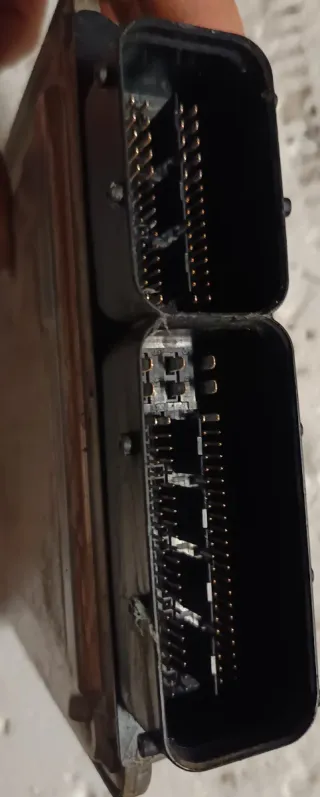 Centralita GM BOSCH Opel 281012533