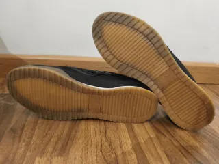 Zapatillas Umbro Talla 40 Negras y Blancas