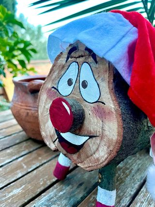 Caga Tió Navideño de Madera Artesanal