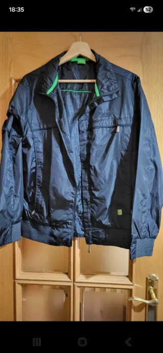 Cazadora Hugo Boss Negra y Verde