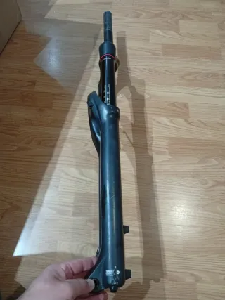 Rock Shox Yari Debonair 29 160mm Boost