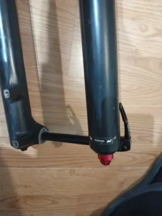 Rock Shox Yari Debonair 29 160mm Boost