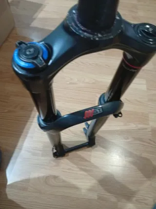 Rock Shox Yari Debonair 29 160mm Boost