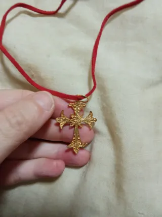 Colgante de cruz.