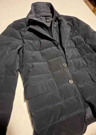 Chaqueta anorak azul marino .Mango.