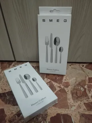 Set Posate Smeg 8 Pezzi Acciaio Inossidabile