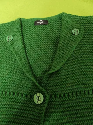 Cárdigan verde con bolsillos