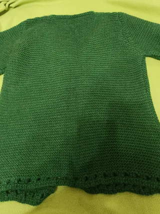 Cárdigan verde con bolsillos