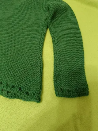 Cárdigan verde con bolsillos