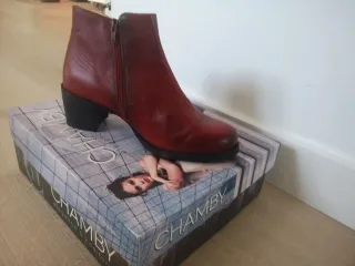 Botín Chamby Piel Burdeos Talla 36