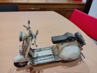 Miniatura Vespa Metal Hoja Lata