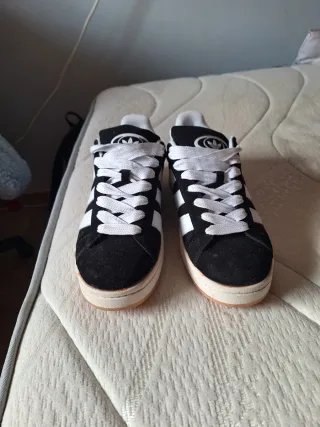 Adidas Campus Negras y Blancas