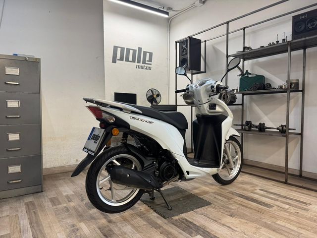Honda Vision 110 Blanca