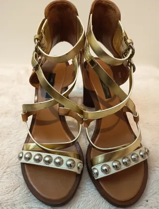 Sandalias Louis Vuitton Piel Doradas Blancas Talla