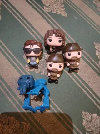 Figuras Kinder Joy Stranger Things.