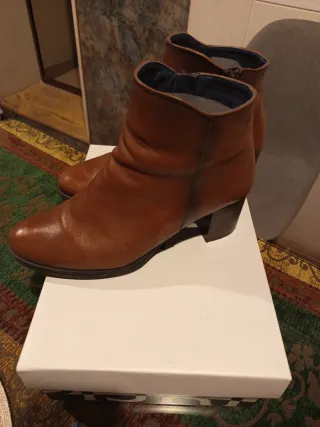 Botines marrones de piel  Dorking (cachalot) num38