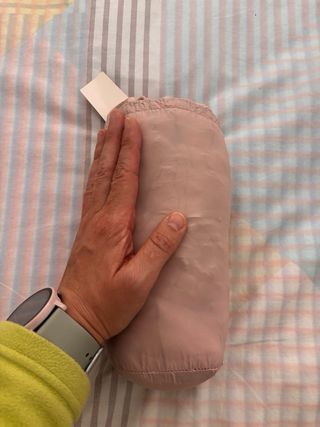 Chaqueta plumífero rosa palo con capucha