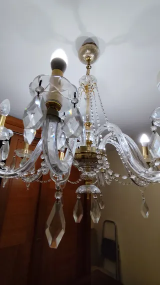 Lámpara araña cristal y metal dorada