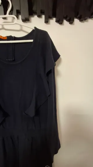 Vestido con volante y ciclista