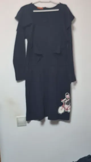 Vestido con volante y ciclista