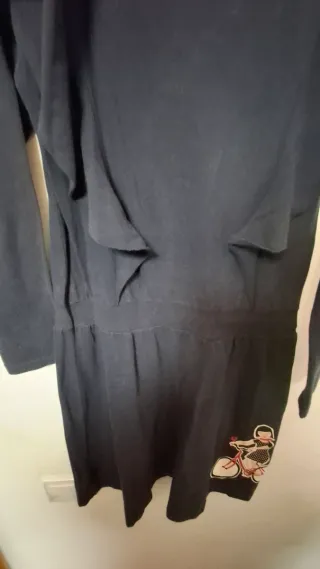 Vestido con volante y ciclista