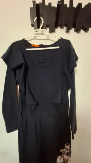 Vestido con volante y ciclista