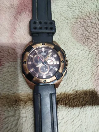 Reloj Festina Chrono Negro y Dorado