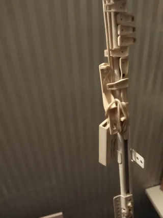 Riel para cortina de metal blanco