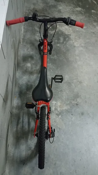 Bicicleta infantil B'TWIN roja