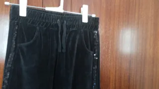 Pantalón chándal Zara negro lentejuelas