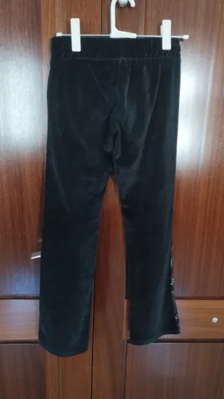 Pantalón chándal Zara negro lentejuelas